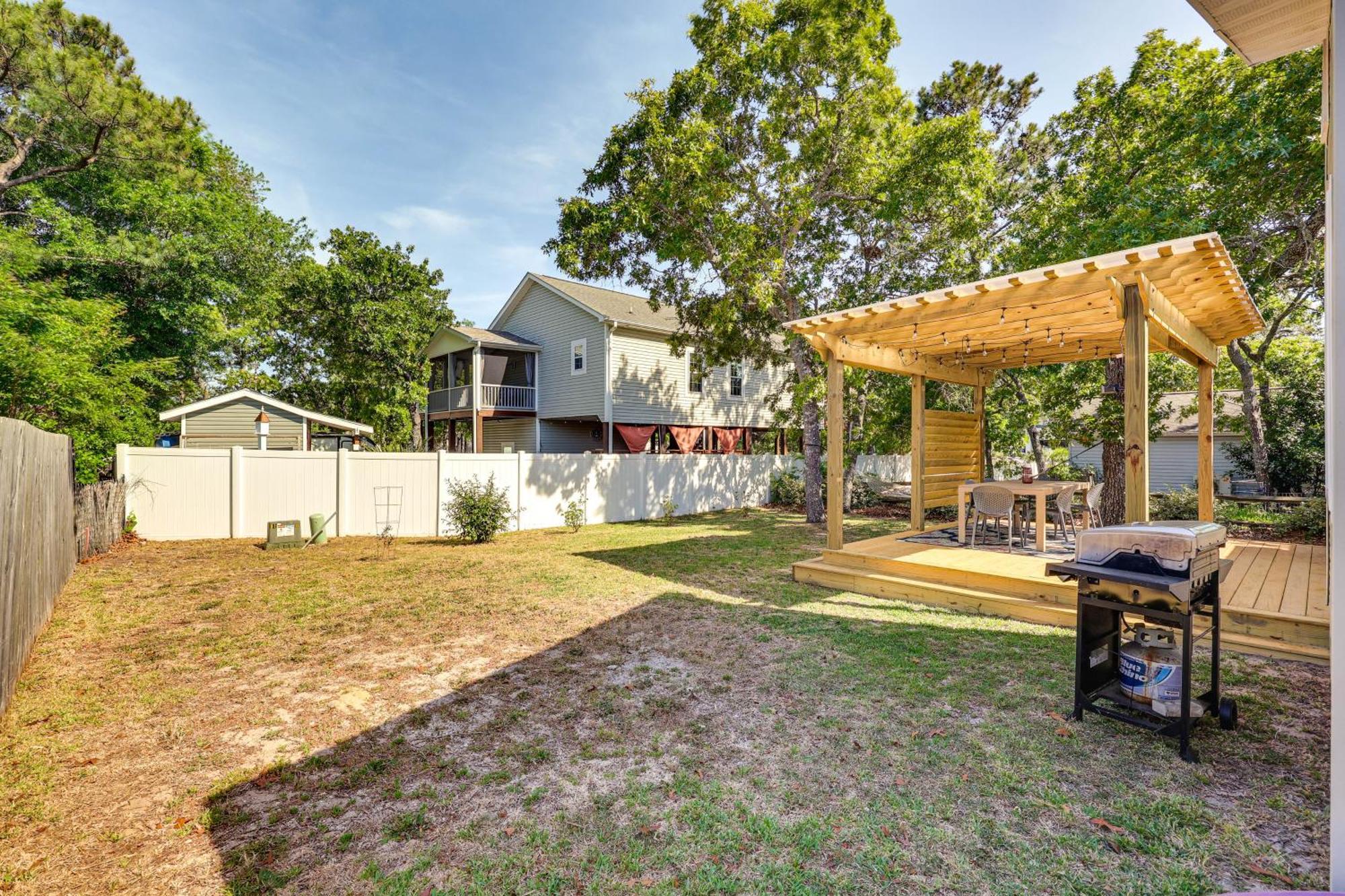 Oak Island Cottage Minutes To Long Beach! Exterior photo