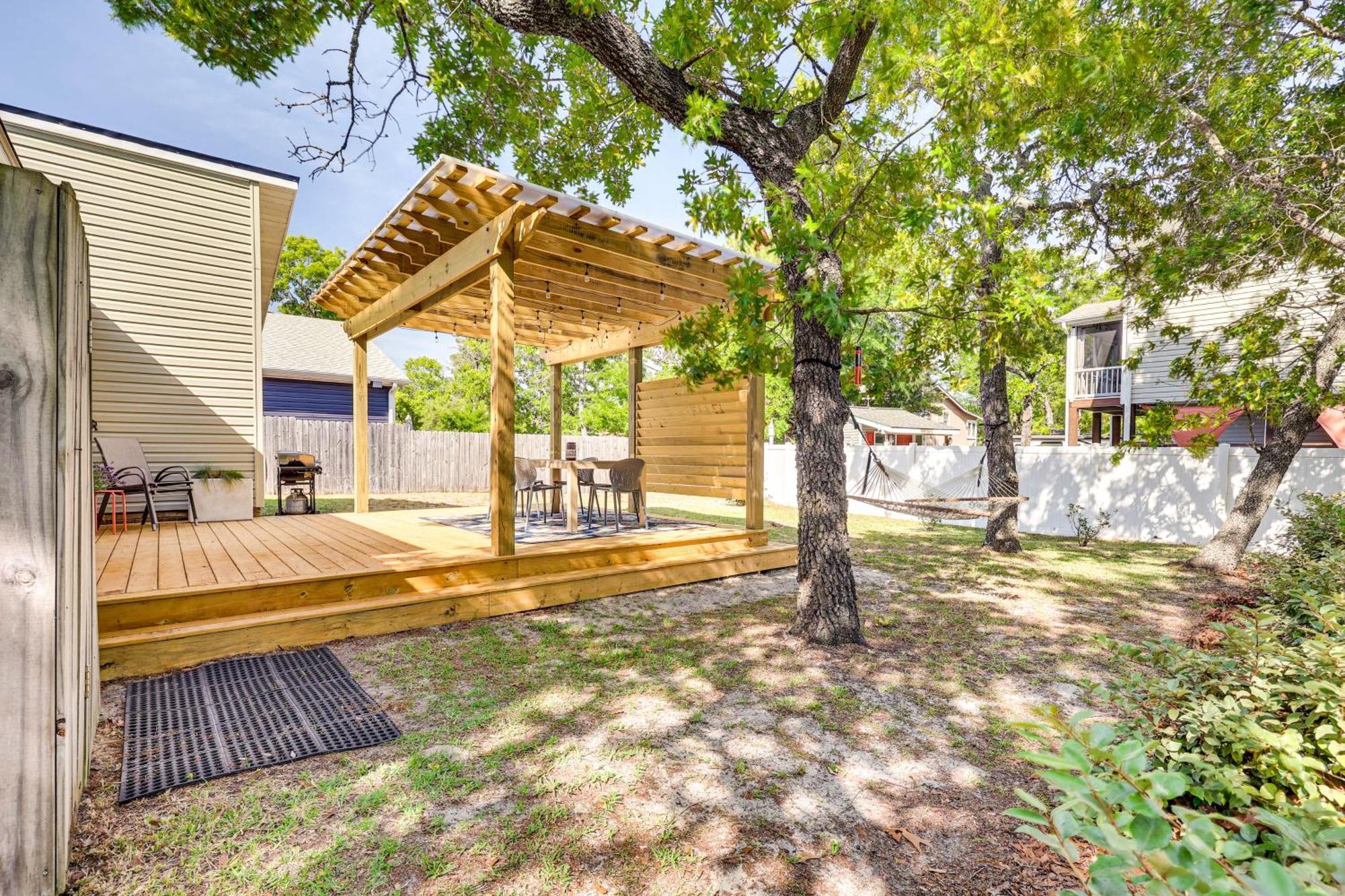Oak Island Cottage Minutes To Long Beach! Exterior photo